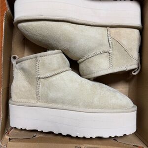 UGG classic ultra mini platform